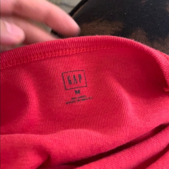 gap red quarter sleeve - Picture 3 of 3